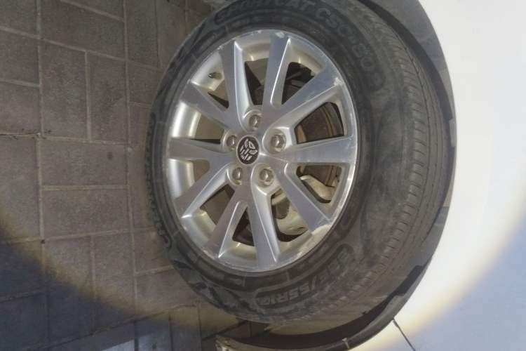 Used Chevrolet Malibu 2014 2.0L Automatic Luxury Edition Right Front Wheel Hub