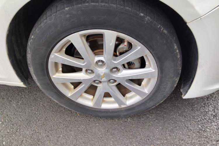 Used Chevrolet Malibu 2014 2.0L Automatic Luxury Edition Right Front Wheel Hub