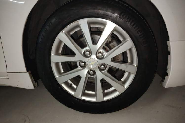 Used Chevrolet Malibu 2014 2.4L Automatic Flagship Edition Right Front Wheel Hub
