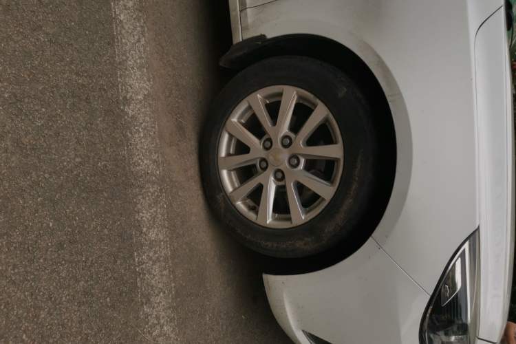 Used Chevrolet Malibu 2014 2.0L Automatic Luxury Edition Right Front Wheel Hub