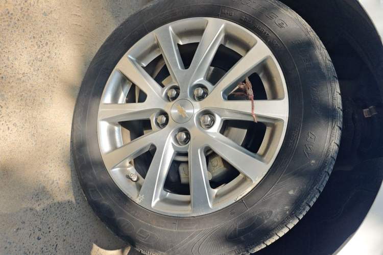 Used Chevrolet Malibu 2014 2.4L Automatic Luxury Edition Right Front Wheel Hub