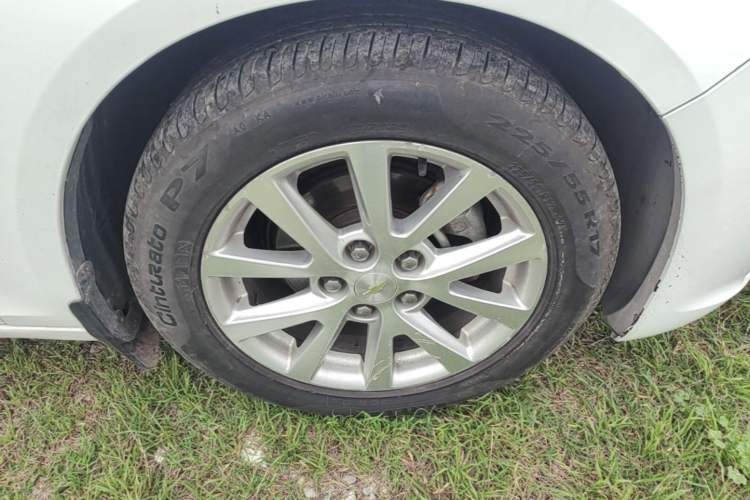 Used Chevrolet Malibu 2014 2.0L Automatic Luxury Edition Right Front Wheel Hub