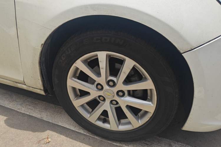 Used Chevrolet Malibu 2014 2.0L Automatic Luxury Edition Right Front Wheel Hub