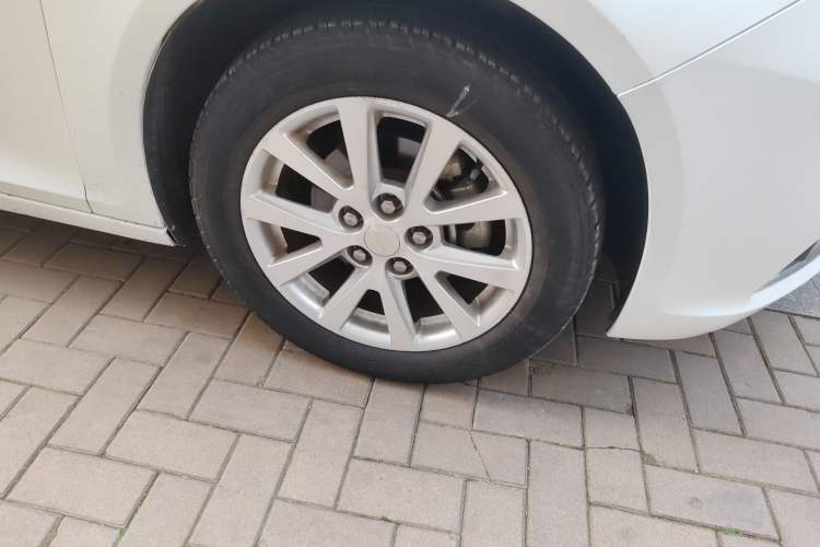 Used Chevrolet Malibu 2014 2.4L Automatic Luxury Edition Right Front Wheel Hub