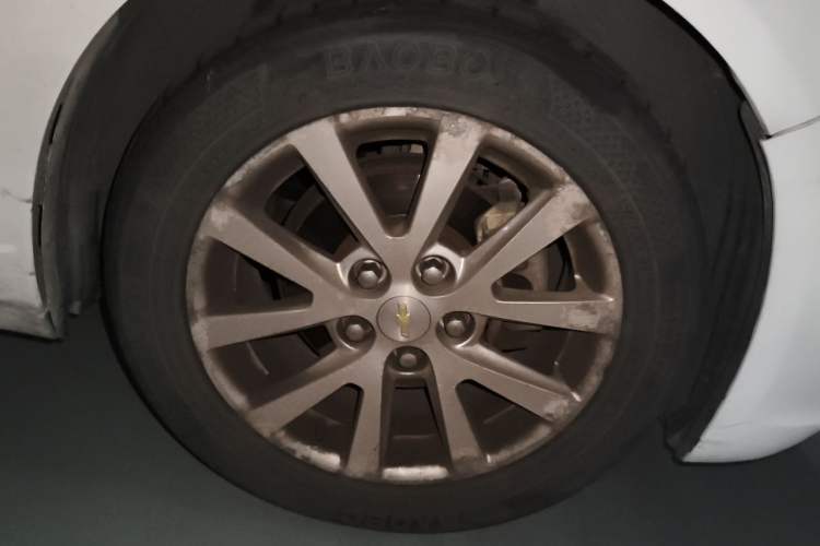 Used Chevrolet Malibu 2014 2.0L Automatic Luxury Edition Right Front Wheel Hub