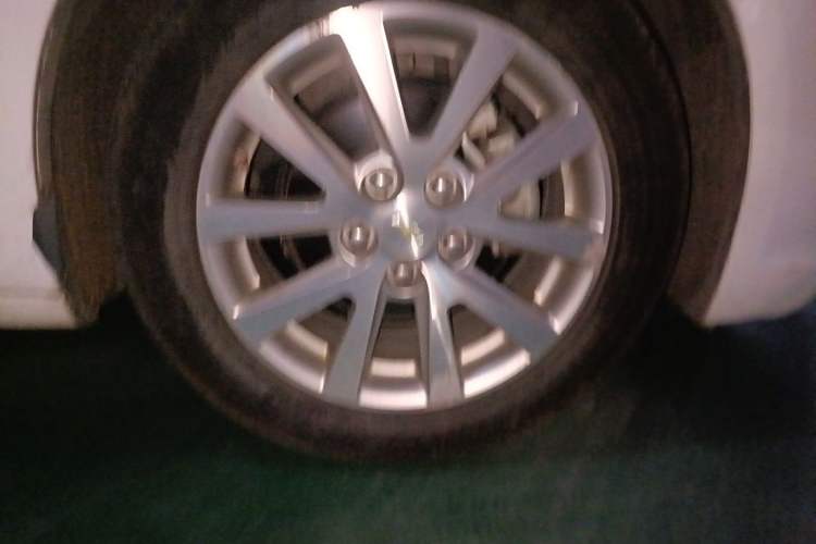 Used Chevrolet Malibu 2014 2.0L Automatic Luxury Edition Right Front Wheel Hub