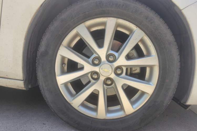 Used Chevrolet Malibu 2014 2.0L Automatic Luxury Edition Right Front Wheel Hub