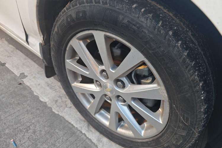 Used Chevrolet Malibu 2014 2.0L Automatic Luxury Edition Right Front Wheel Hub