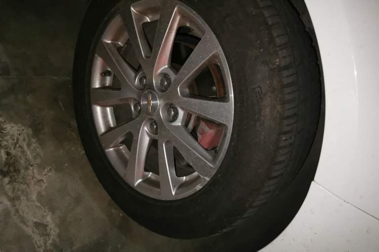 Used Chevrolet Malibu 2014 2.4L Automatic Luxury Edition Right Front Wheel Hub