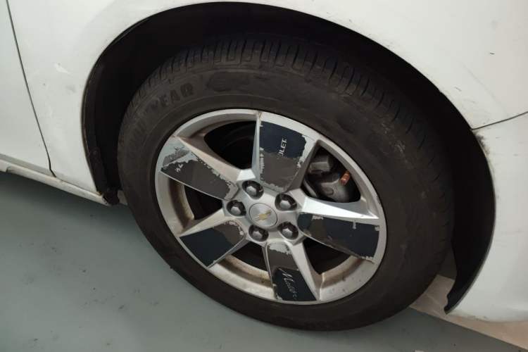 Used Chevrolet Malibu 2014 2.0L Automatic Luxury Edition Right Front Wheel Hub