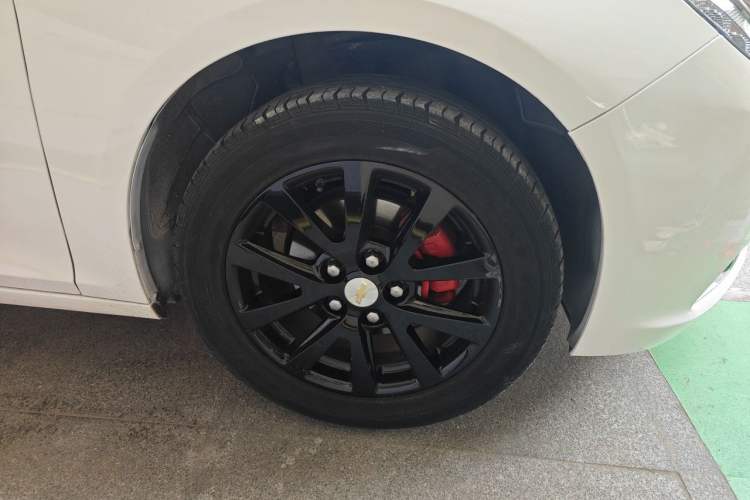 Used Chevrolet Malibu 2014 2.4L Automatic Luxury Edition Right Front Wheel Hub