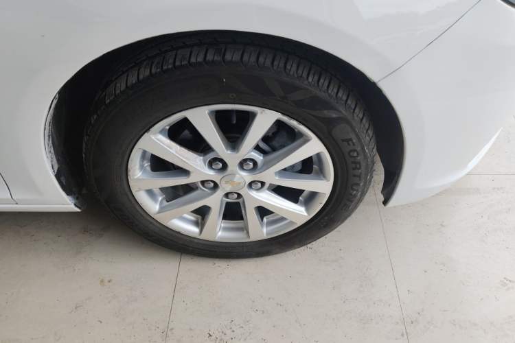 Used Chevrolet Malibu 2014 2.4L Automatic Luxury Edition Right Front Wheel Hub