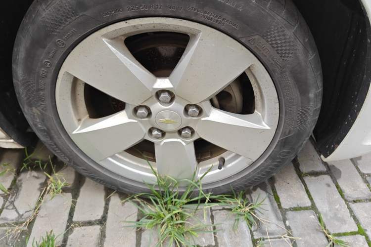 Used Chevrolet Malibu 2014 2.0L Automatic Comfort Edition Right Front Wheel Hub