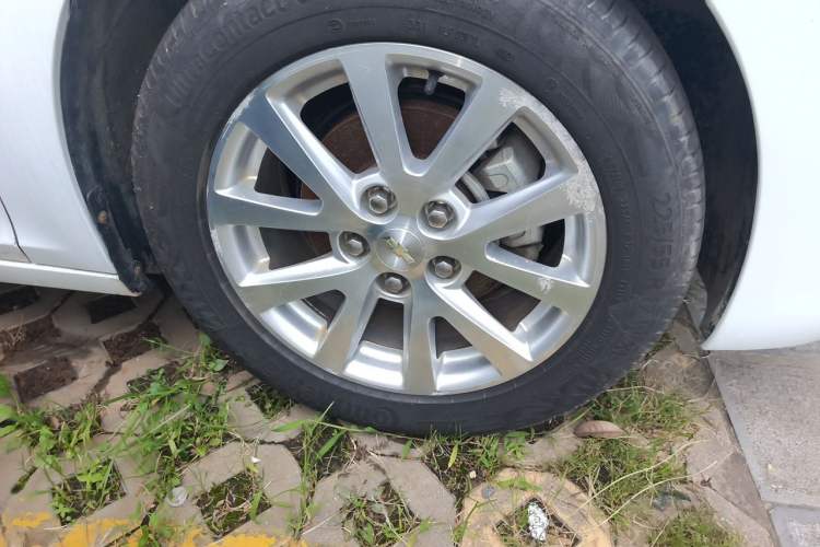 Used Chevrolet Malibu 2014 2.0L Automatic Luxury Edition Right Front Wheel Hub