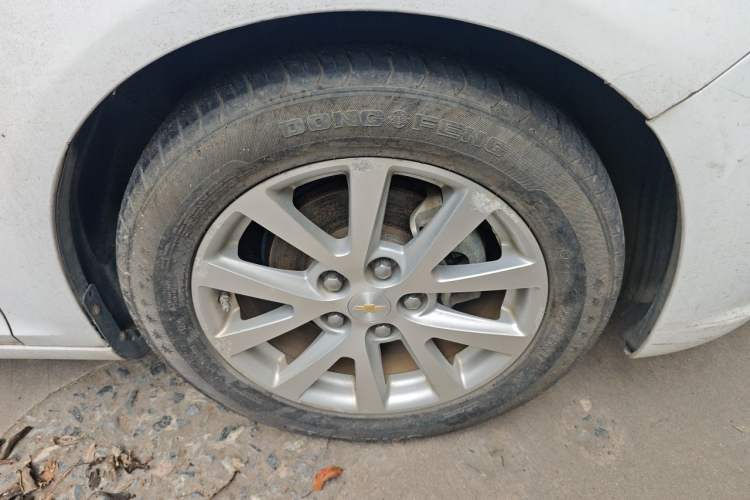 Used Chevrolet Malibu 2014 2.0L Automatic Luxury Edition Right Front Wheel Hub