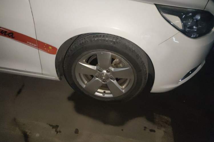 Used Chevrolet Malibu 2014 2.0L Automatic Comfort Edition Right Front Wheel Hub