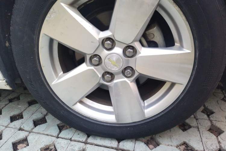 Used Chevrolet Malibu 2014 2.0L Automatic Comfort Edition Right Front Wheel Hub