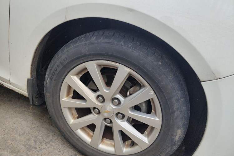 Used Chevrolet Malibu 2014 2.0L Automatic Luxury Edition Right Front Wheel Hub