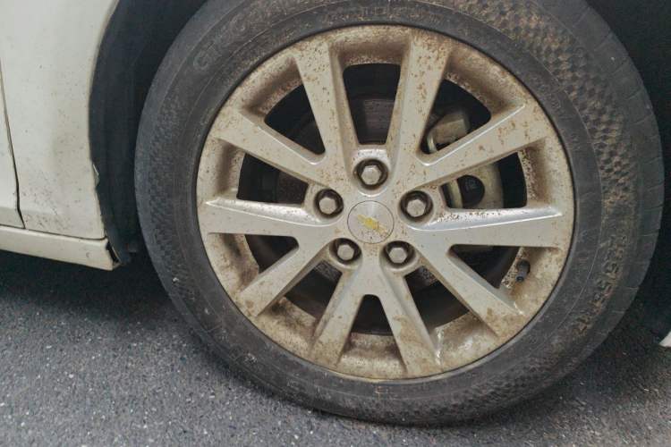 Used Chevrolet Malibu 2014 2.0L Automatic Luxury Edition Right Front Wheel Hub
