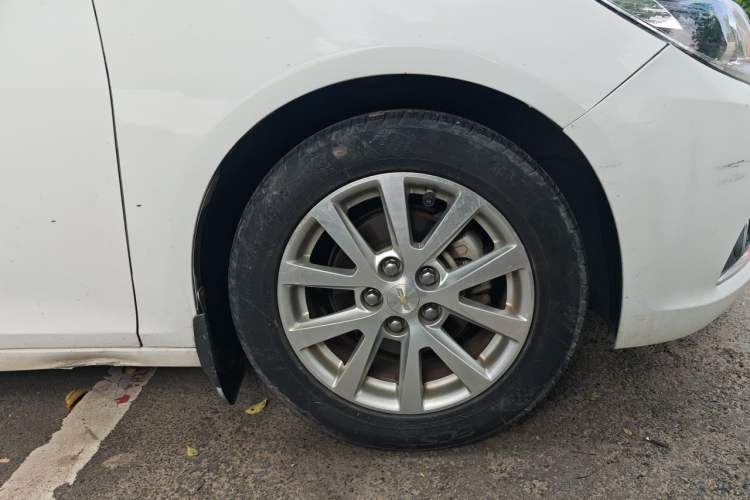 Used Chevrolet Malibu 2014 2.0L Automatic Luxury Edition Right Front Wheel Hub