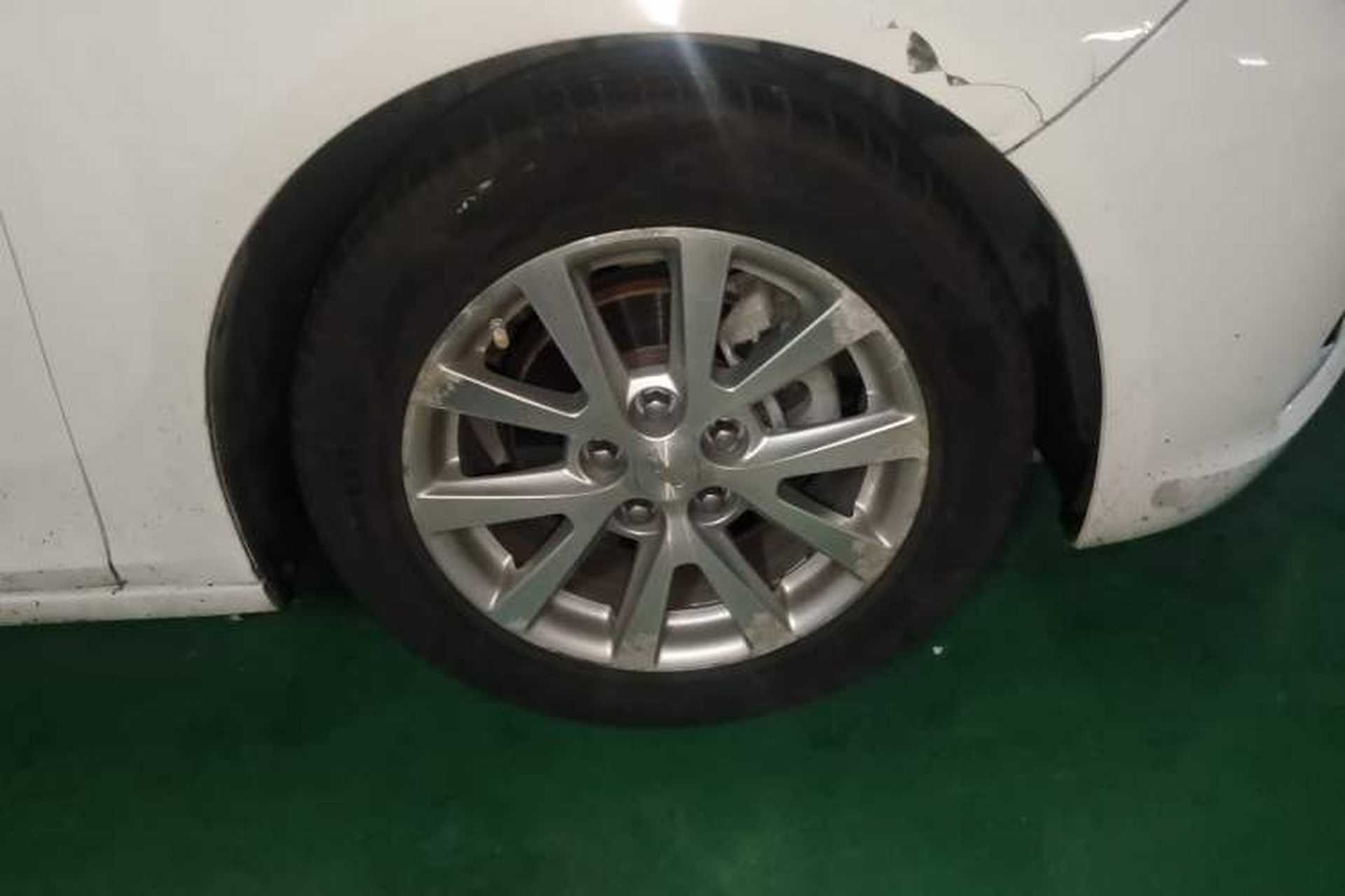 Used Chevrolet Malibu 2014 2.0L Automatic Luxury Edition Right Front Wheel Hub
