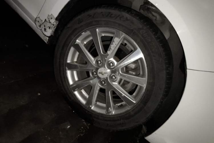 Used Chevrolet Malibu 2014 2.0L Automatic Luxury Edition Right Front Wheel Hub