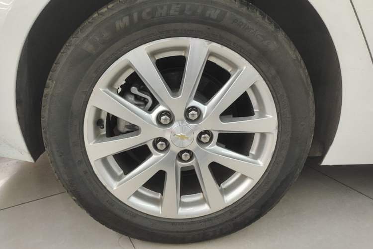 Used Chevrolet Malibu 2014 2.0L Automatic Luxury Edition Right Rear Wheel Hub