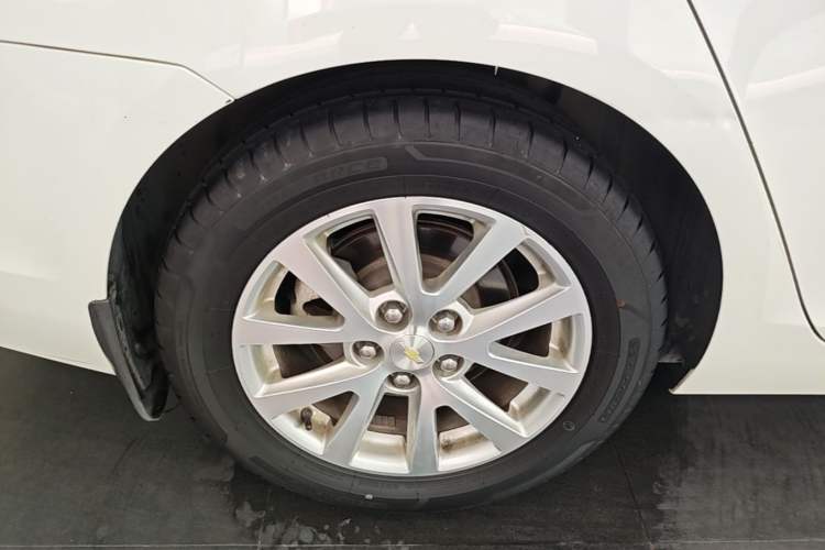 Used Chevrolet Malibu 2014 2.0L Automatic Luxury Edition Right Rear Wheel Hub