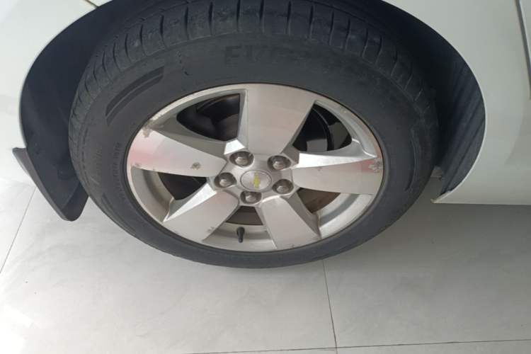 Used Chevrolet Malibu 2014 2.0L Automatic Comfort Edition Right Rear Wheel Hub