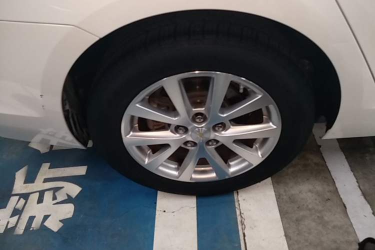 Used Chevrolet Malibu 2014 2.0L Automatic Luxury Edition Right Rear Wheel Hub