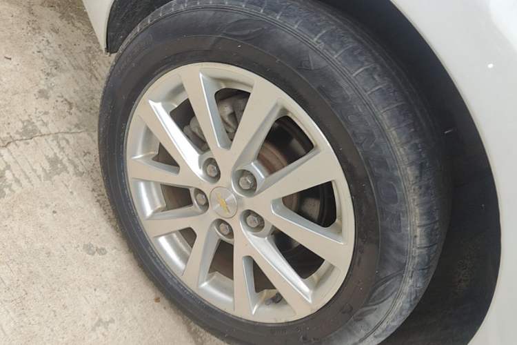 Used Chevrolet Malibu 2014 2.0L Automatic Luxury Edition Right Rear Wheel Hub