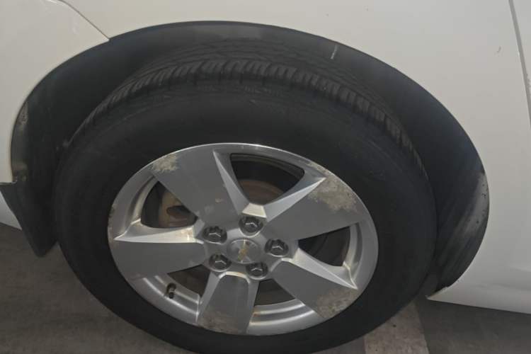 Used Chevrolet Malibu 2014 2.0L Automatic Comfort Edition Right Rear Wheel Hub