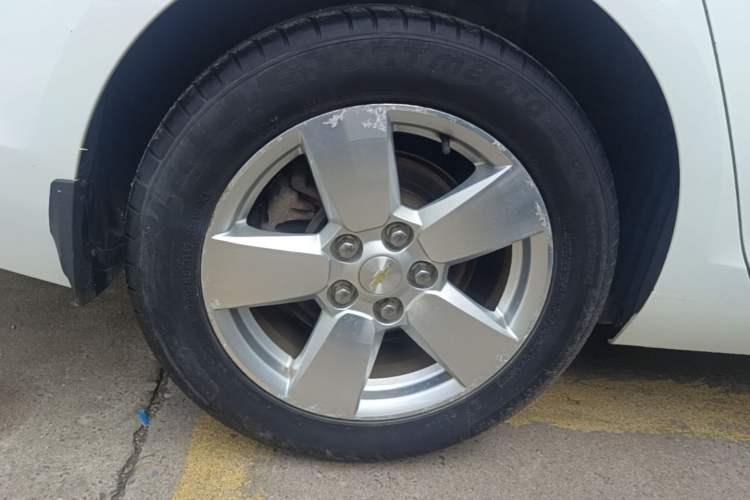 Used Chevrolet Malibu 2014 2.0L Automatic Comfort Edition Right Rear Wheel Hub