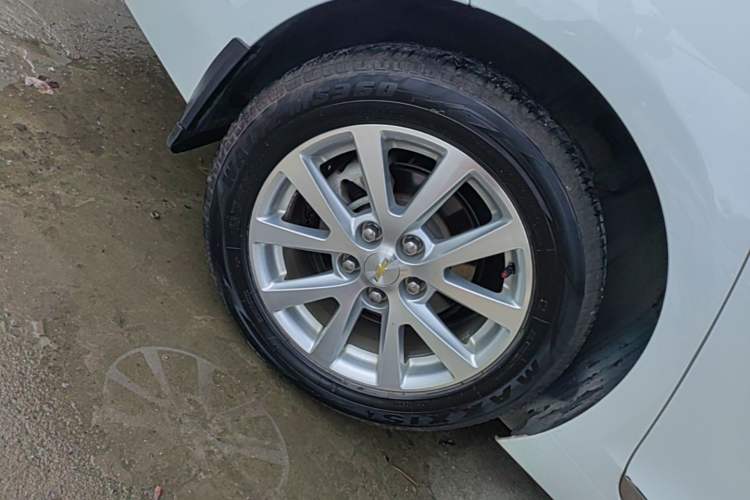 Used Chevrolet Malibu 2014 2.0L Automatic Luxury Edition Right Rear Wheel Hub