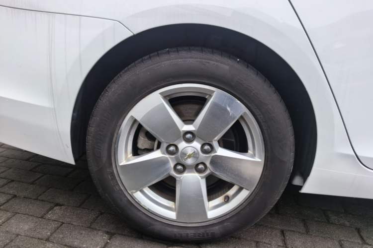 Used Chevrolet Malibu 2014 1.6T Automatic Comfort Edition Right Rear Wheel Hub
