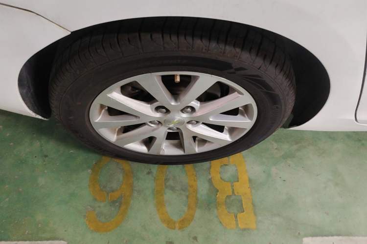 Used Chevrolet Malibu 2014 2.0L Automatic Luxury Edition Right Rear Wheel Hub