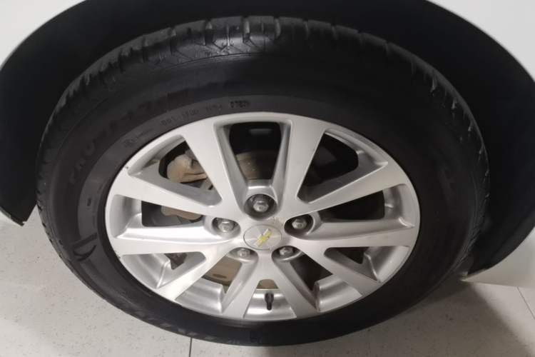 Used Chevrolet Malibu 2014 2.0L Automatic Luxury Edition Right Rear Wheel Hub