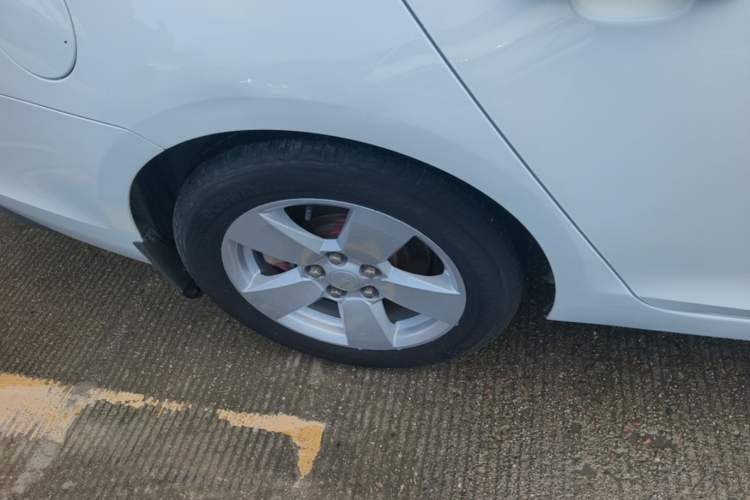 Used Chevrolet Malibu 2014 1.6T Automatic Comfort Edition Right Rear Wheel Hub