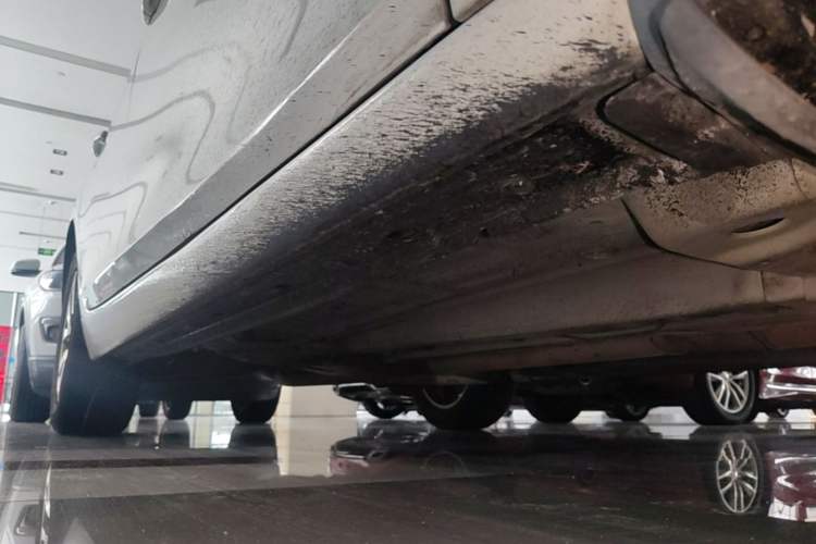 Used Chevrolet Malibu 2014 2.0L Automatic Luxury Edition Right Side Sill