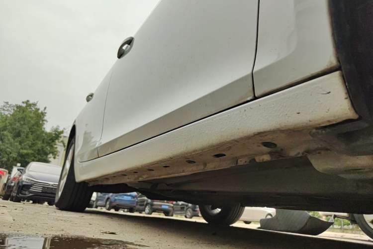 Used Chevrolet Malibu 2014 2.0L Automatic Luxury Edition Right Side Sill