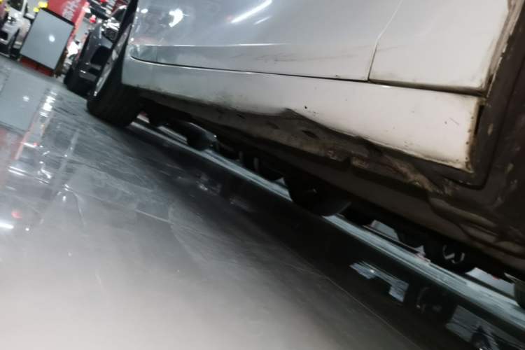 Used Chevrolet Malibu 2014 2.0L Automatic Luxury Edition Right Side Sill