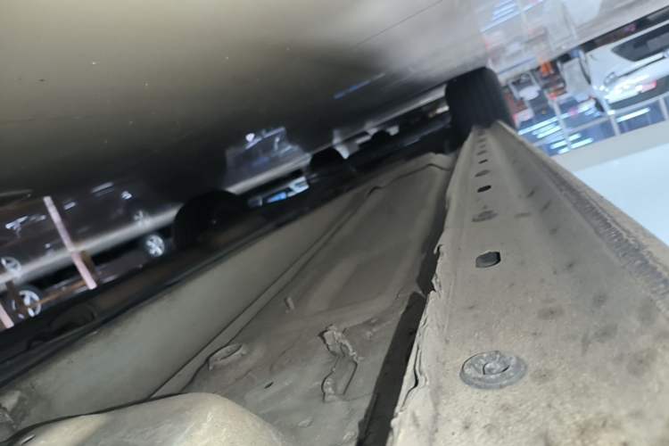 Used Chevrolet Malibu 2014 2.4L Automatic Flagship Edition Right Side Sill