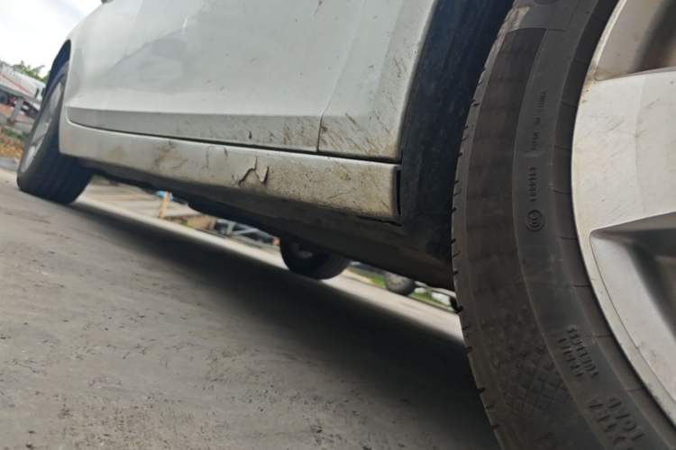 Used Chevrolet Malibu 2014 1.6T Automatic Comfort Edition Right Side Sill