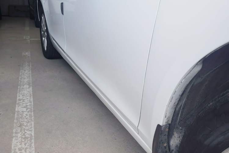 Used Chevrolet Malibu 2014 2.0L Automatic Luxury Edition Right Side Sill