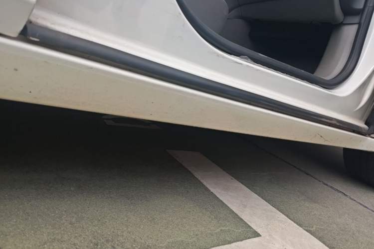 Used Chevrolet Malibu 2014 2.0L Automatic Luxury Edition Right Side Sill