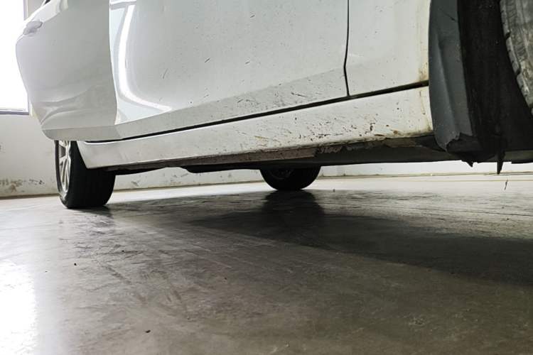 Used Chevrolet Malibu 2014 2.0L Automatic Luxury Edition Right Side Sill