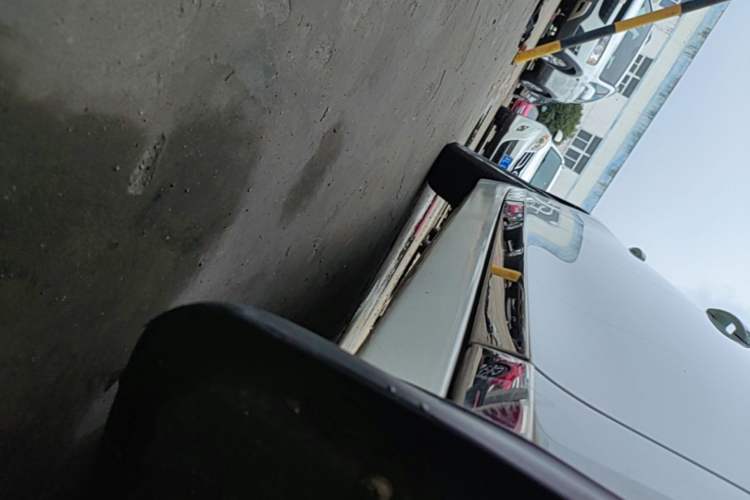 Used Chevrolet Malibu 2014 2.0L Automatic Luxury Edition Right Side Sill