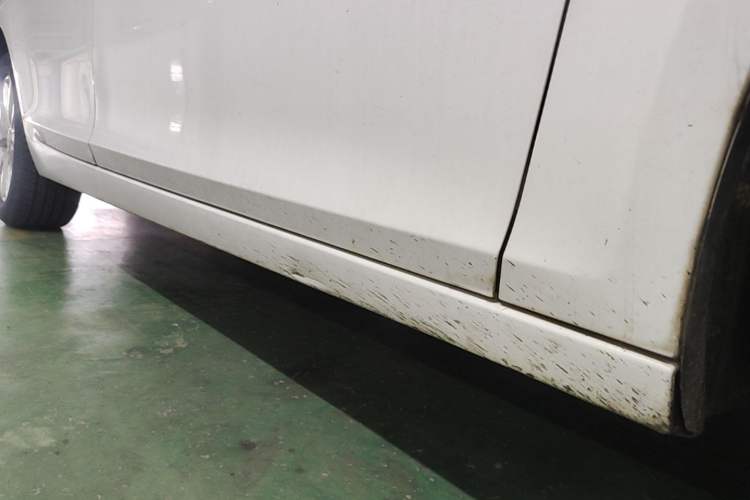 Used Chevrolet Malibu 2014 2.0L Automatic Luxury Edition Right Side Sill