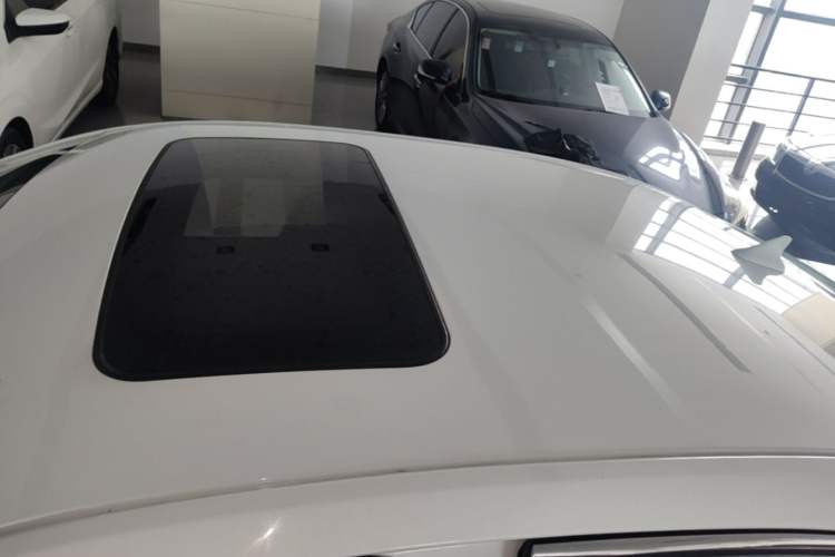 Used Chevrolet Malibu 2014 2.0L Automatic Luxury Edition Roof