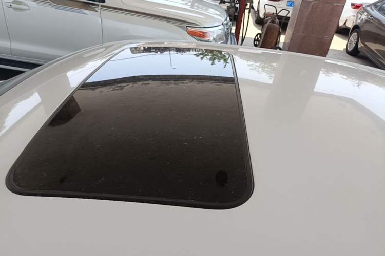 Used Chevrolet Malibu 2014 2.0L Automatic Luxury Edition Roof